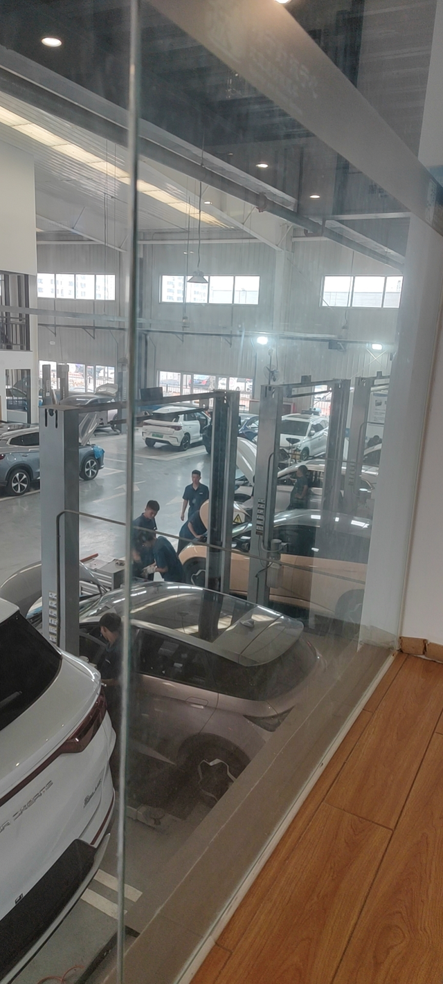 刚一年宋plusDMI空调压缩机就坏了这几天正是天津最热的时候，空调突然不制冷