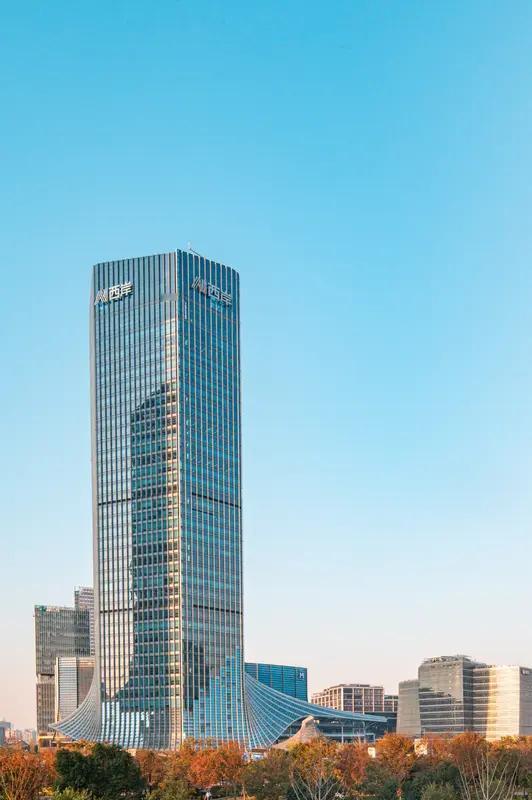 持股四年，实达集团今天终于解套了。像是卸下了一块背了很久的大石头，整个人都轻了