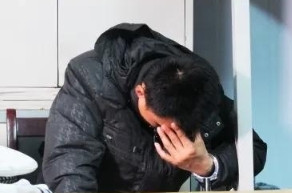 湖南，一男子意外发现，20岁儿子不是亲生的，岂料，男子不动声色，以买二套房为由，