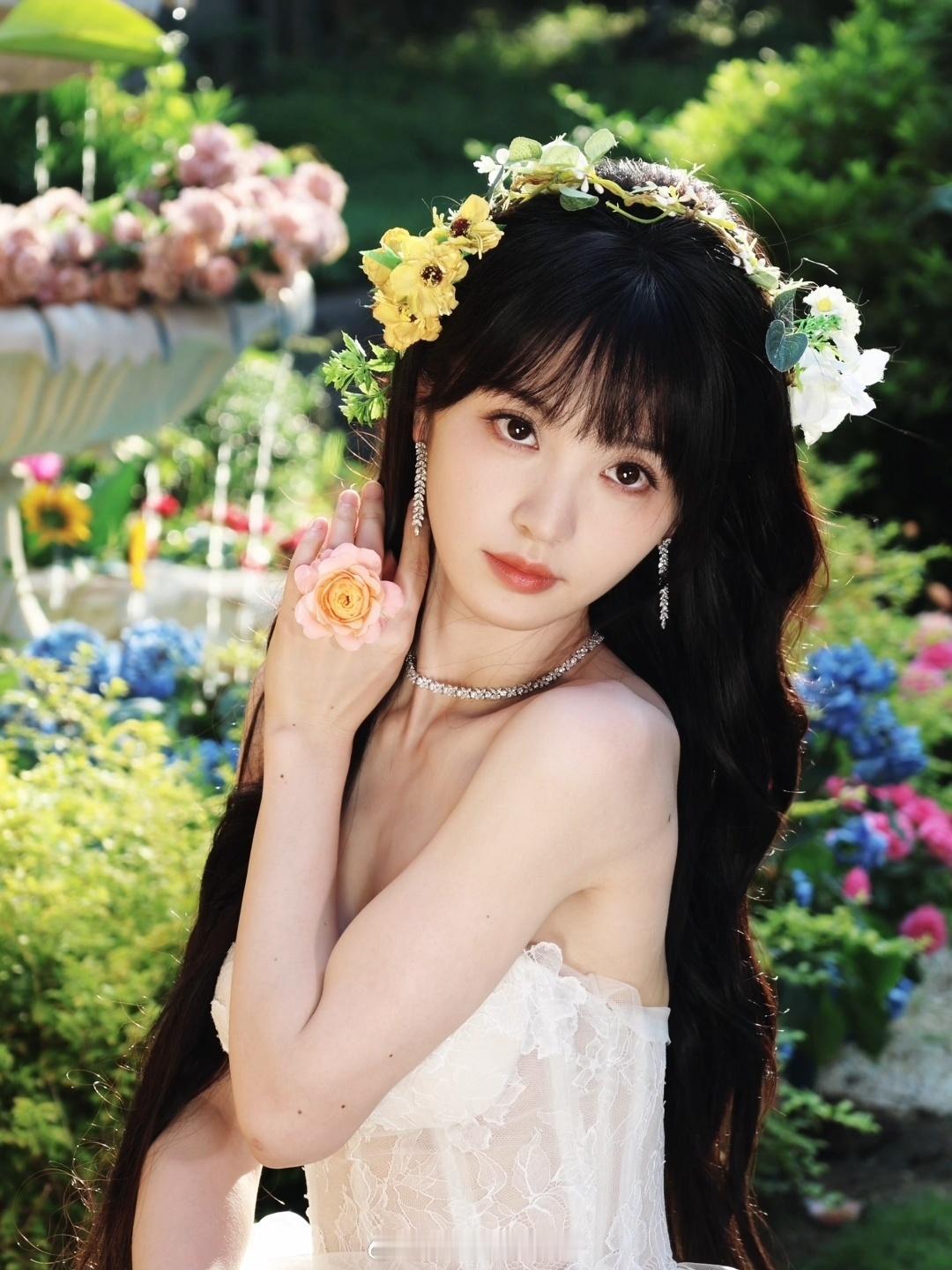 田曦薇从最底层小演员一路闯到现在成为头部小花，这种女明星谈恋爱基本不可能田曦薇