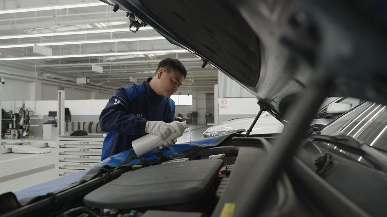 担心国庆自驾被搁浅?鸿蒙智行给你“双保险”自驾出行,可能会遇上的车辆突发故障、