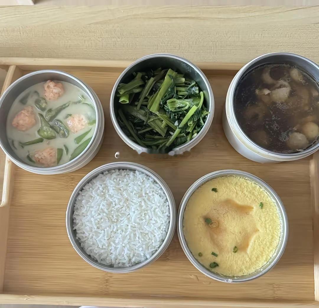 2w的月子中心这伙食怎么样？