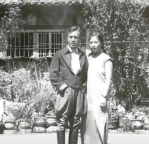 1938年，周恩来派出一名女特工打入国民党高层，谁知她竟嫁给了国军高官！