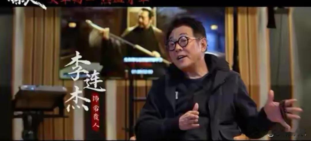 81岁的袁和平老爷子拉着吴京，居然把“隐退江湖”的李连杰又请出来拍《镖人》了。这