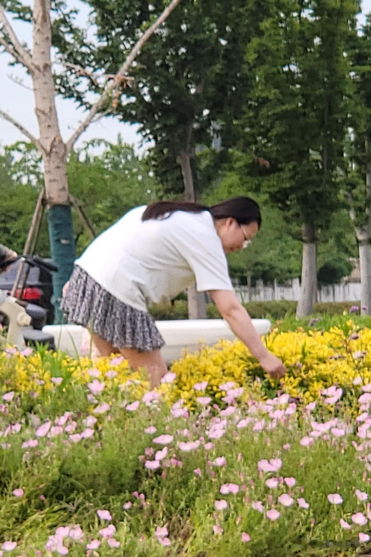 单身老人的困惑（八）陈大哥今年58岁，退休以后一个人住在农村，平时就种种菜钓