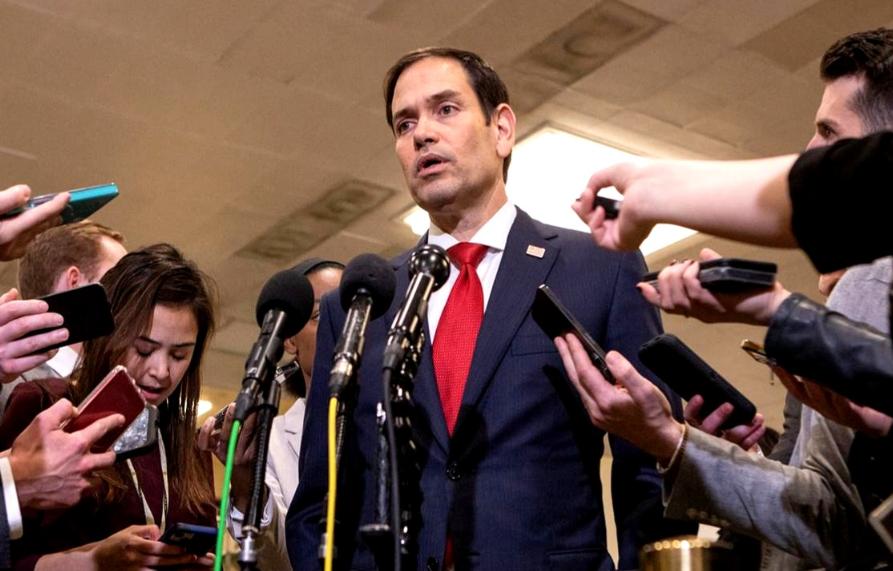 谁都知道，全世界过农历新年的，最大头的就是咱们中国。十四亿人过春节，这还用说吗？