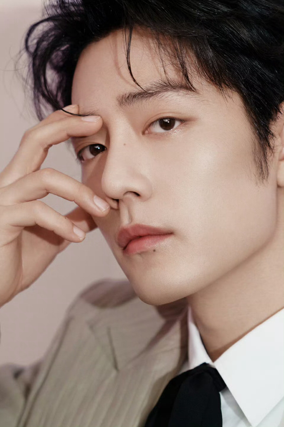 肖战2026电视剧品质盛典的造型出图，这次造型是来自Amiri2026春夏系