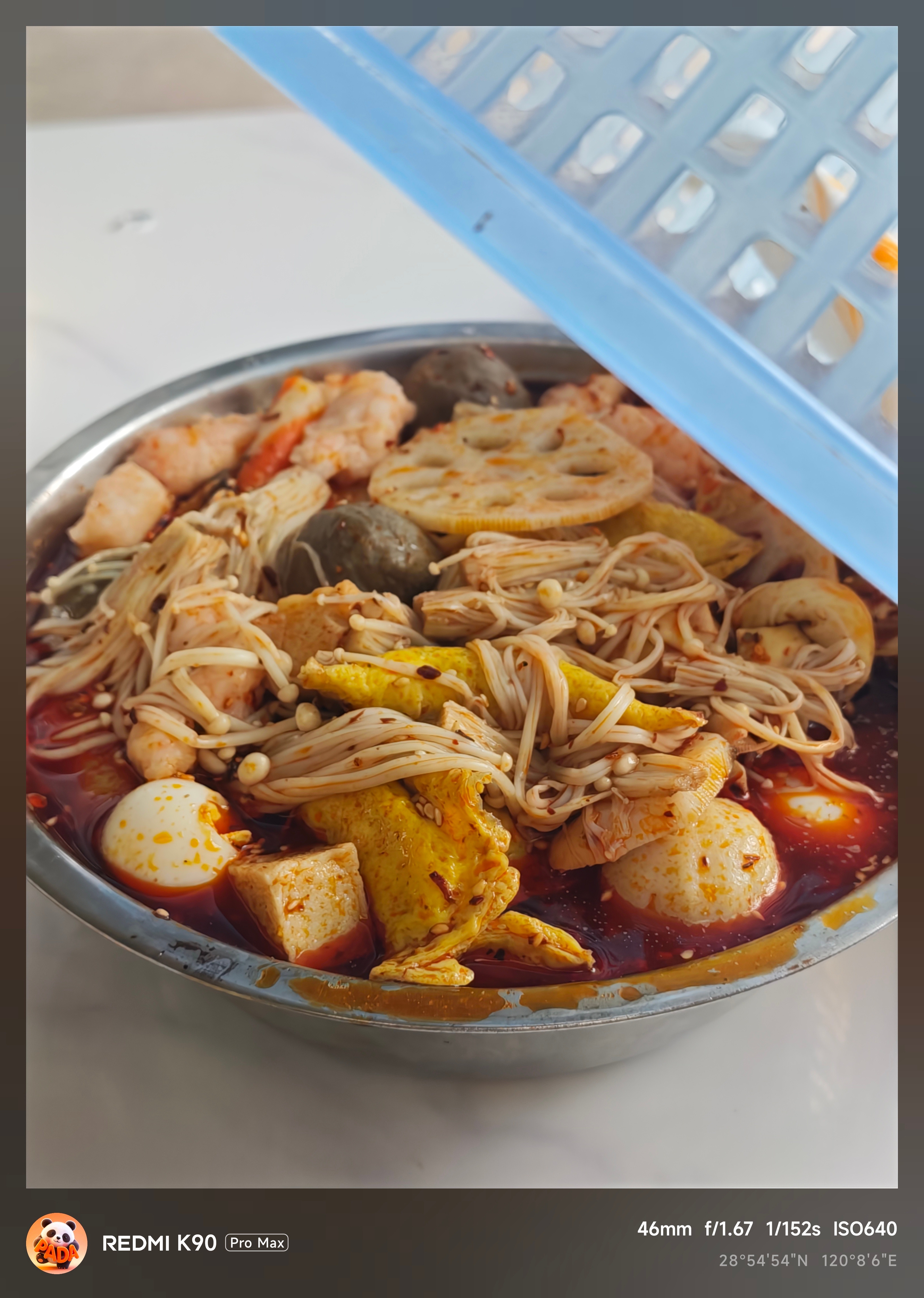 想吃钵钵鸡了，抓紧去超市买点食材，煮了刚好晚上吃