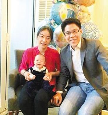 四代同堂温情满溢！2013年，郭晶晶顺利诞下长子霍中曦，这个孩子是霍家第四代长孙
