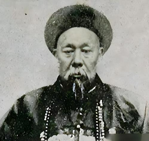 庚子事变后，洋人要求清政府处死一批主战派大臣。当名单递给慈禧时，慈禧圈下一个名字