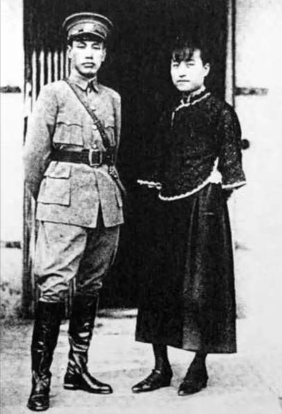1971年，84岁的蒋介石收到了前妻陈洁如的遗书，书信中寥寥数语，道尽了这个女人