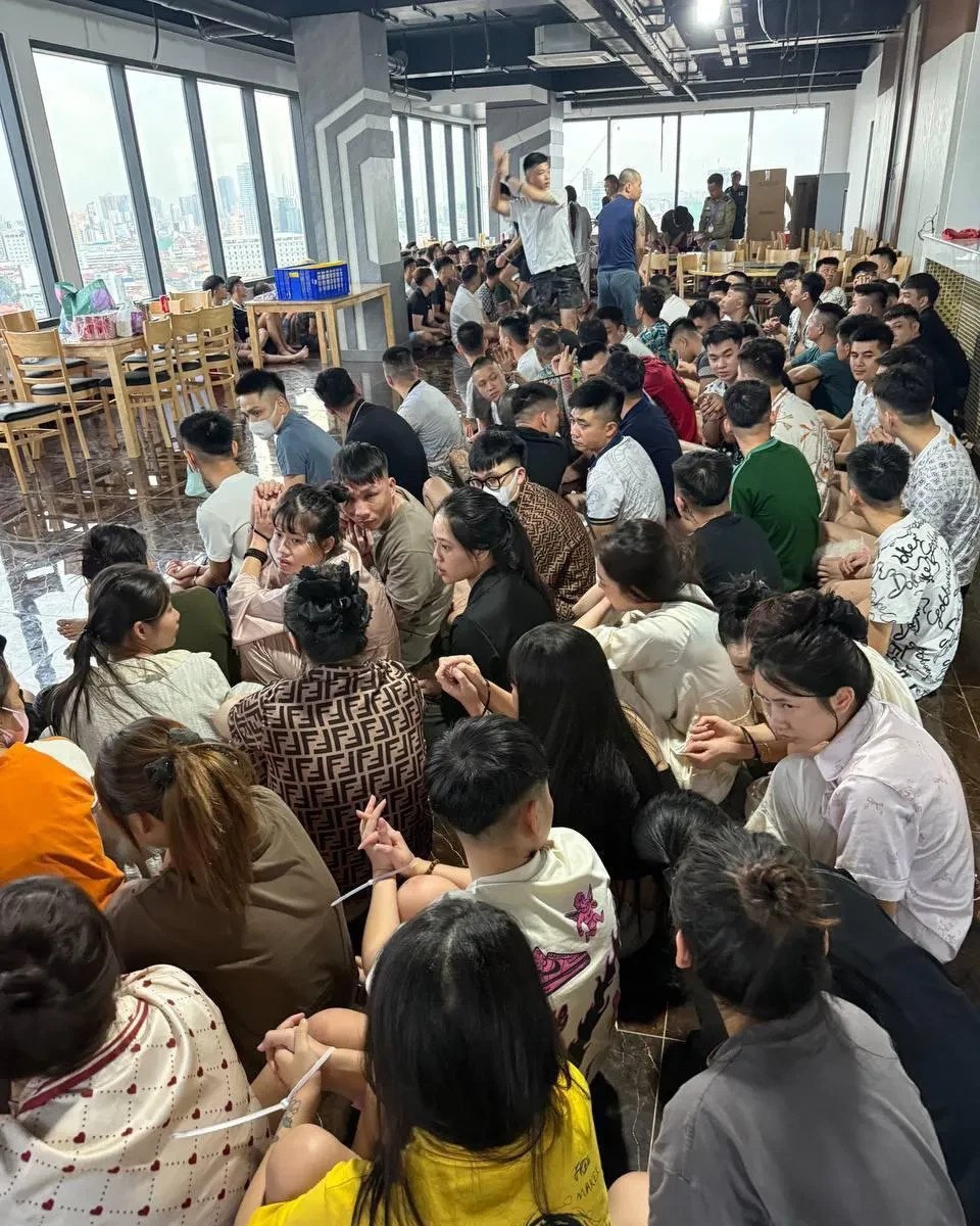 柬埔寨抓了好多搞诈骗的啥？柬埔寨那边出大事了！听说抓了一