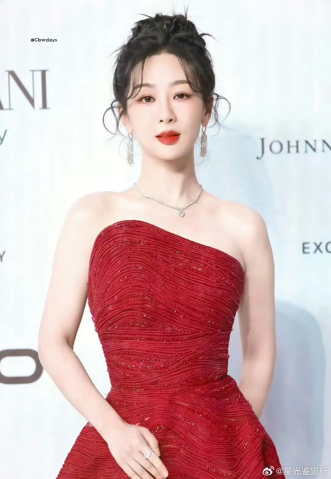 现在内娱普遍都是卤蛋脸了吧