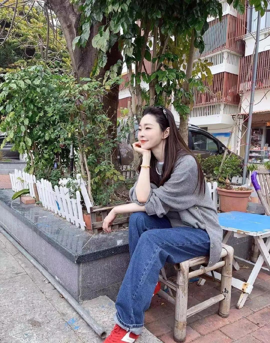 微头条爆款文案合集 1.颜值吸睛版宋轶这状态是吃了“单身快乐