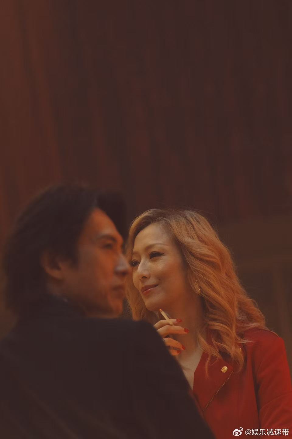 夜王唯一一个脱衣服的是黄子华60岁黄子华为《夜王》豁出去，提前健身练出六块腹肌