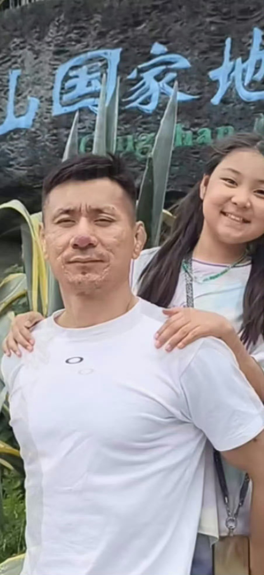 富婆能被健身教练骗钱我能理解，富婆被长这样的健身教练骗钱我不能理解！走在路上被他