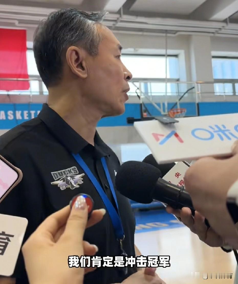 北京队这么打，今年拿什么争冠？就在刚刚俱乐部杯北京队对阵广厦的比赛。由于广厦队