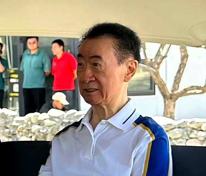 71岁了啊，王健林，越活越没钱了，怎么到现在，连两个小目标不到，1.8个亿，都还