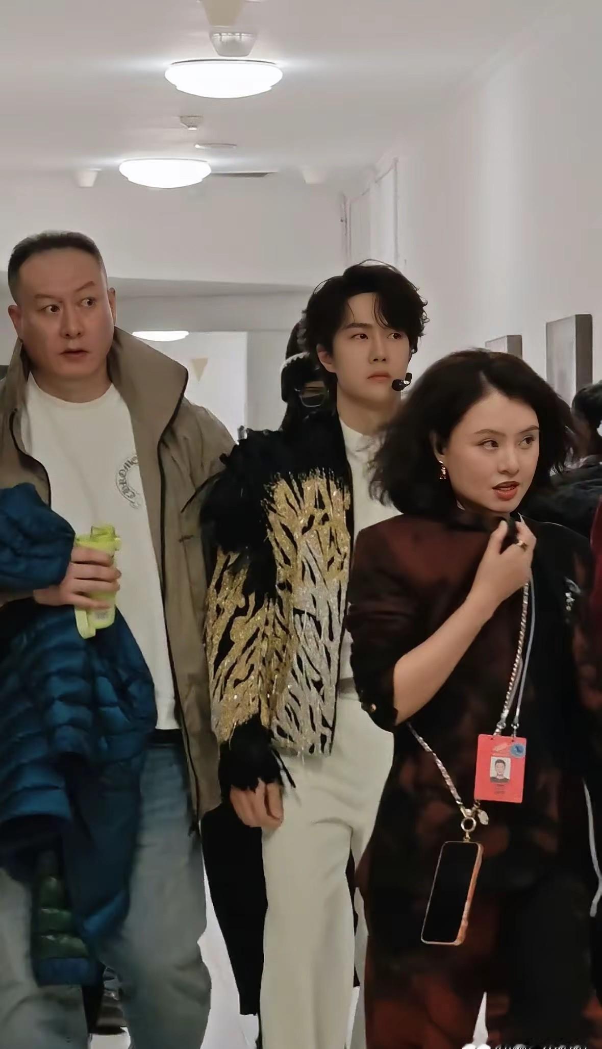 如果再不看清这圈子内幕，你真会错过不少真相。娱乐圈的资本选择，根本没你想的那么