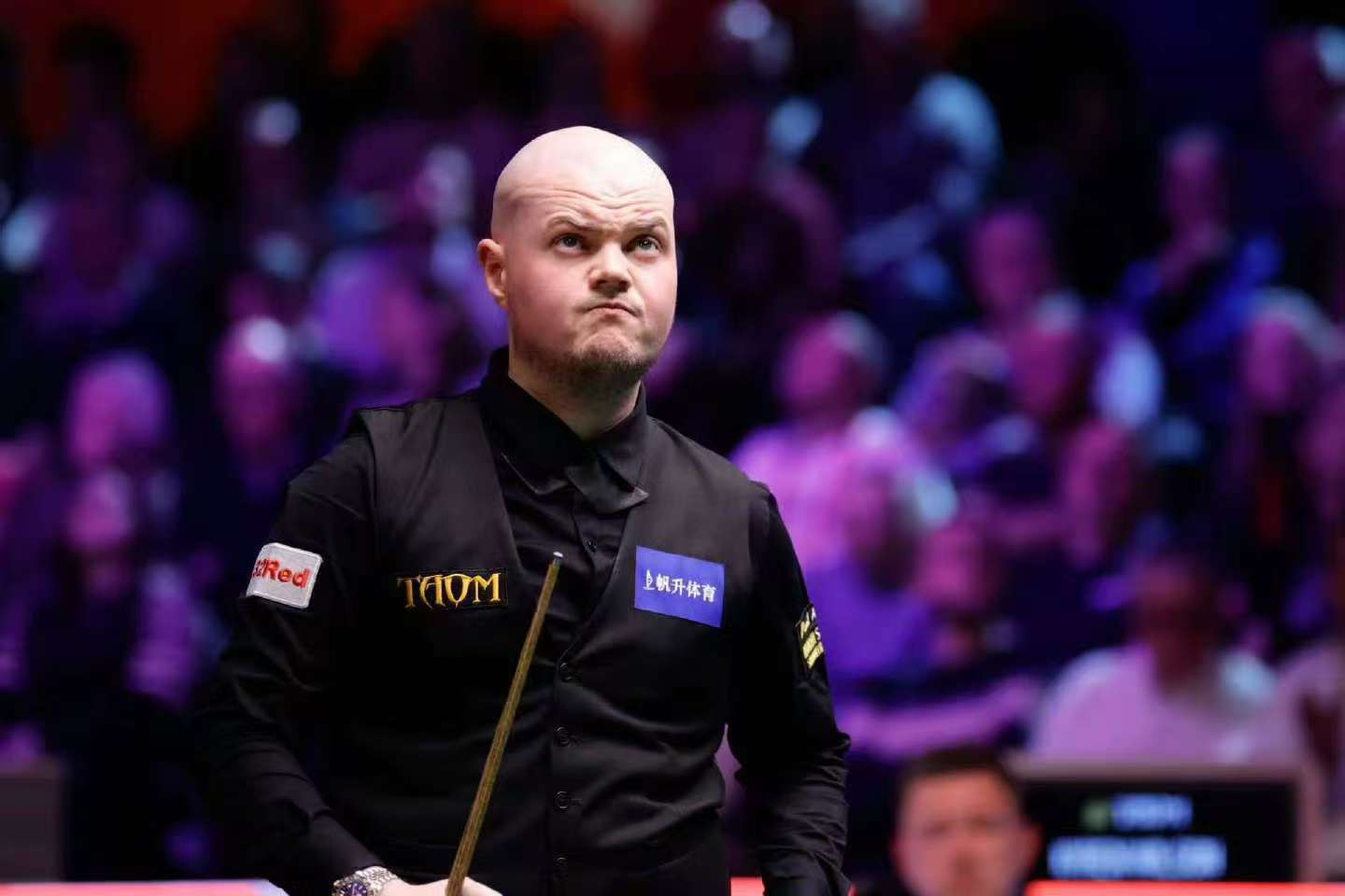 霍金斯6-0横扫斯莱瑟, 晋级斯诺克英锦赛八强