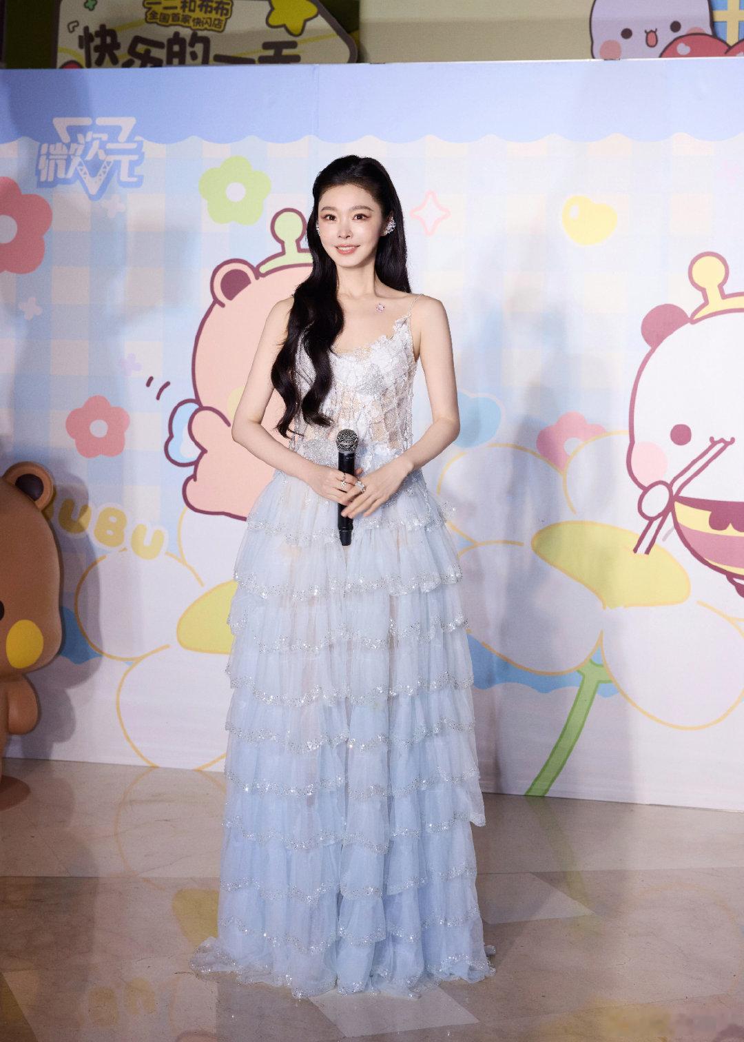 #宋轶#姐姐的每一组图都好惊艳，气质氛围感直接拉满🥰​