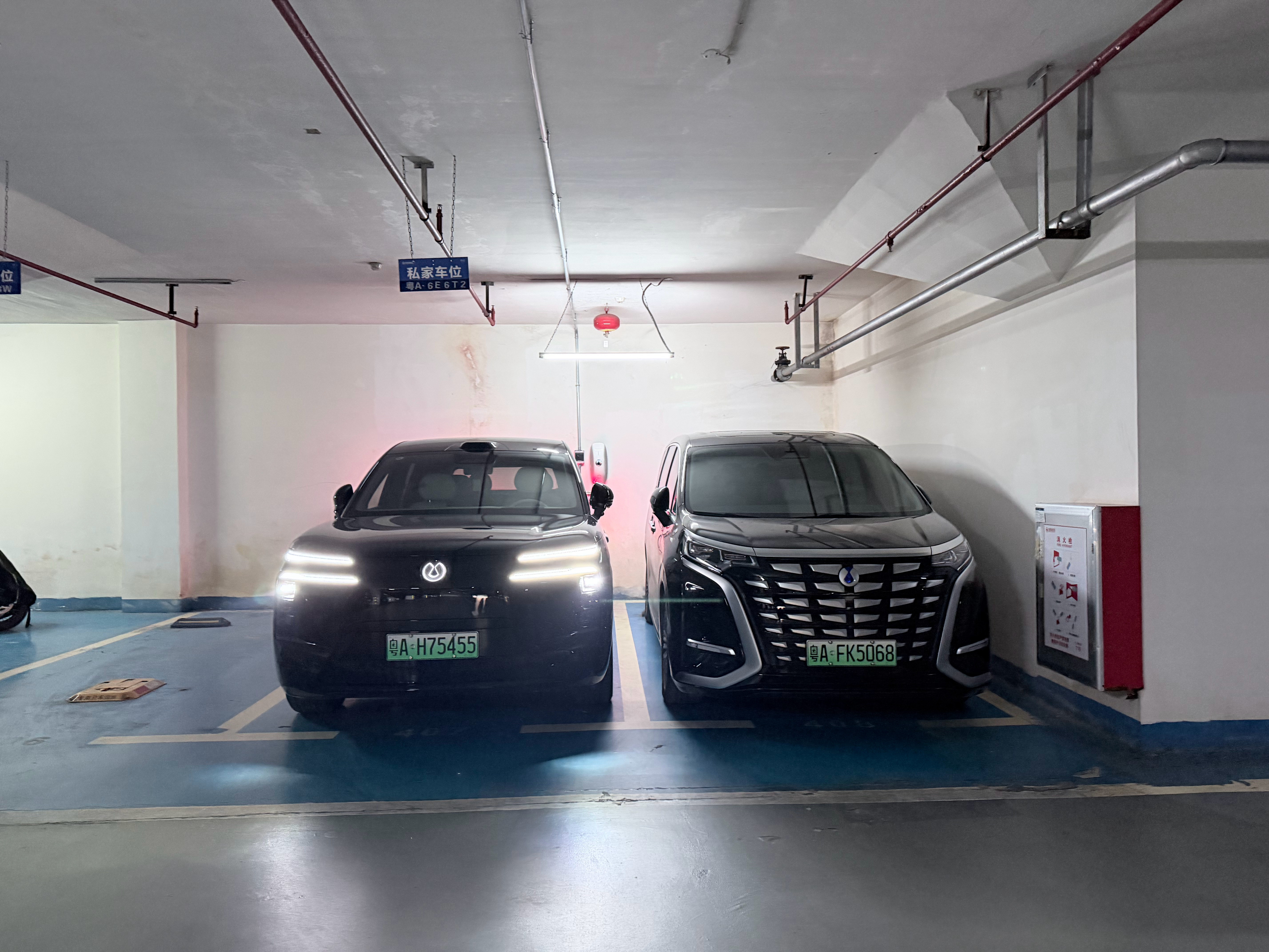 开腾势N8L出门吃个肠粉​​​