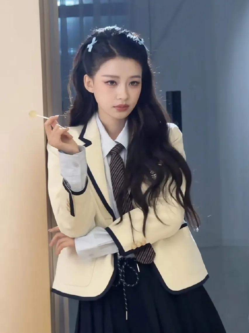 孙怡为了火也真是拼了。她嫁给京爷董子健时，还是养尊处优的富太太。如今，和董子