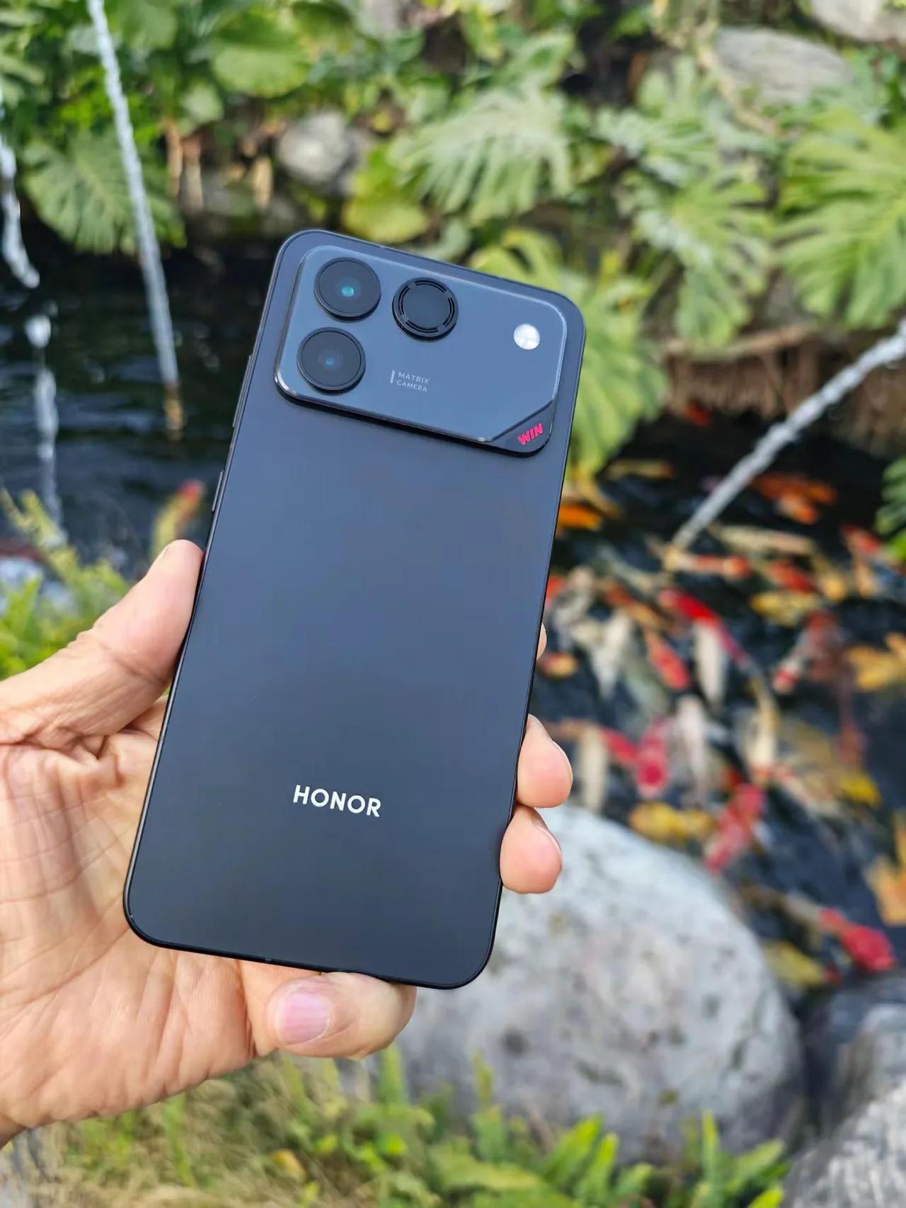 续航测到崩溃！荣耀WINRT亮屏23小时逼疯博主，10000mAh青海湖电池太