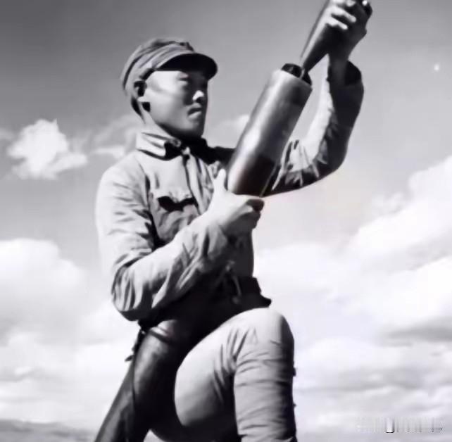 10秒三发炮弹！普通农民炮手，一战封神全歼四十名日寇1945年，在山上休息