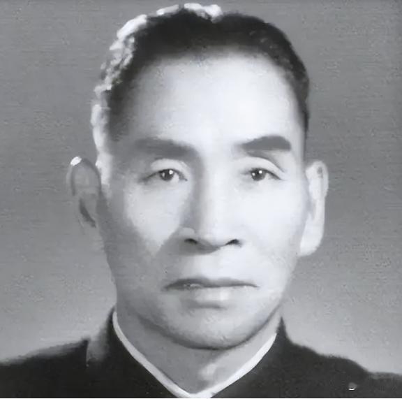 1965年高考，刘铁骑分数超清华大学线，数学物理满分，其他科目也拔尖。他填志愿时