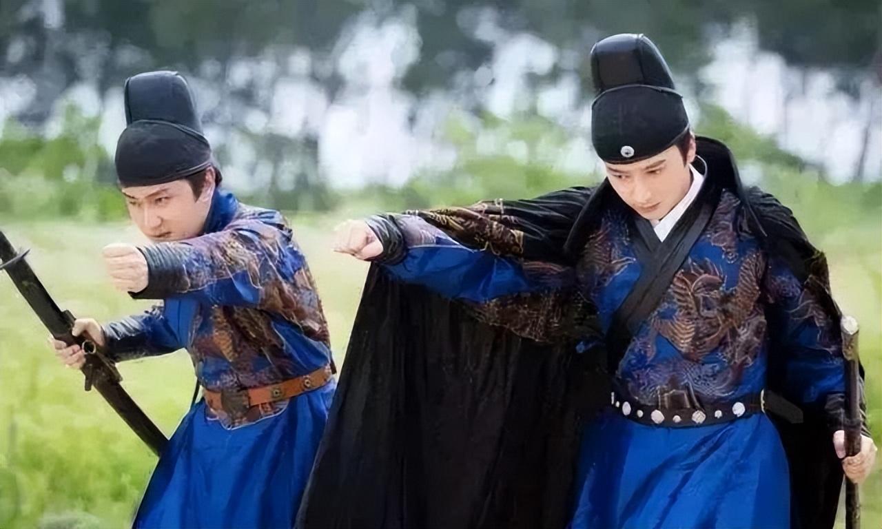 在大明朝当官，最怕谁登门拜访？不是内阁首辅，不是六部尚书，而是穿着飞鱼服、腰挂绣