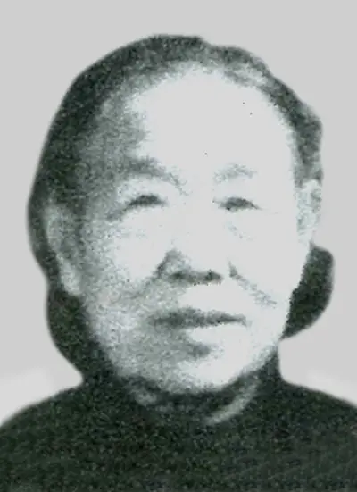 1956年，毛主席在怀仁堂看戏，突然停下来问周恩来一句：“恩来，刘嫂子在哪？”在
