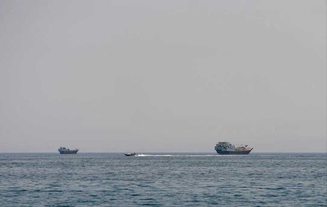 近期霍尔木兹海峡及阿曼湾海域接连发生船舶遇袭事件，海上安全局势急剧恶化。10月