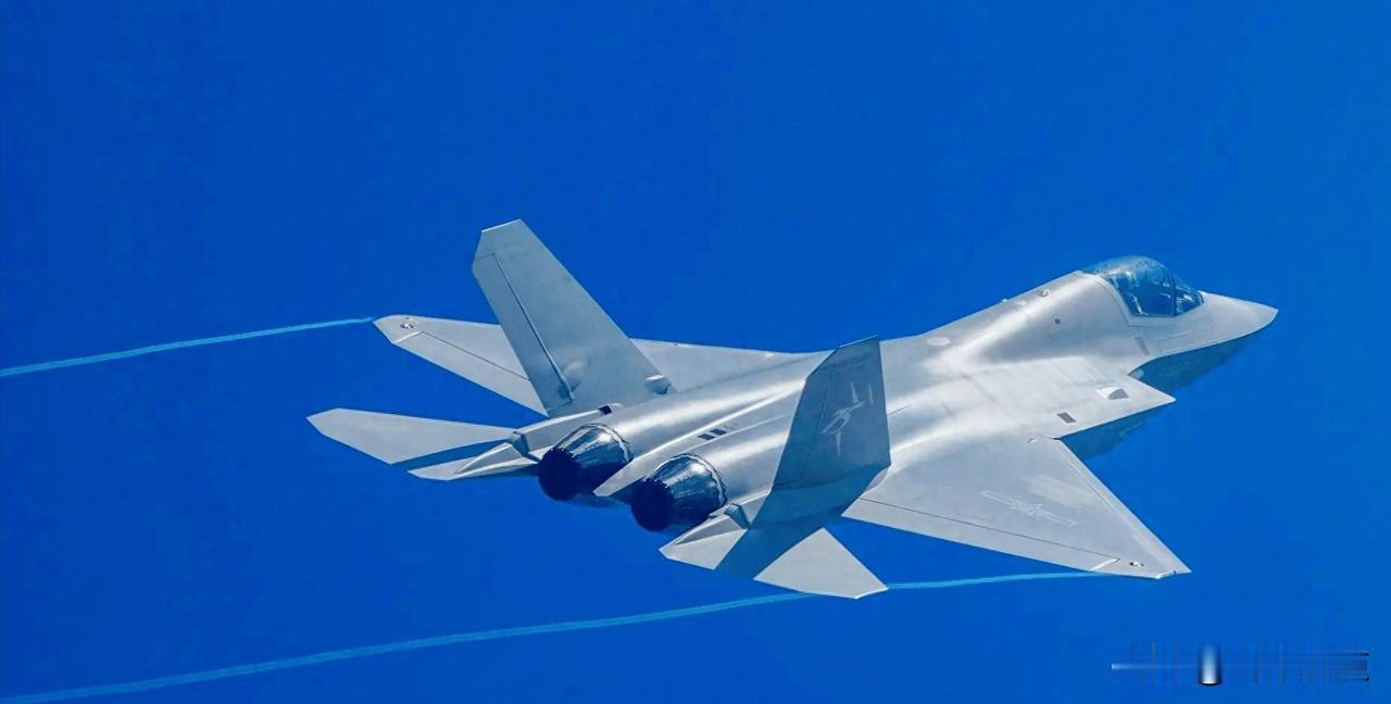 歼-35年产破百架？中国航空工业这次真“杀疯”了！你说以前造个隐身战机，那都