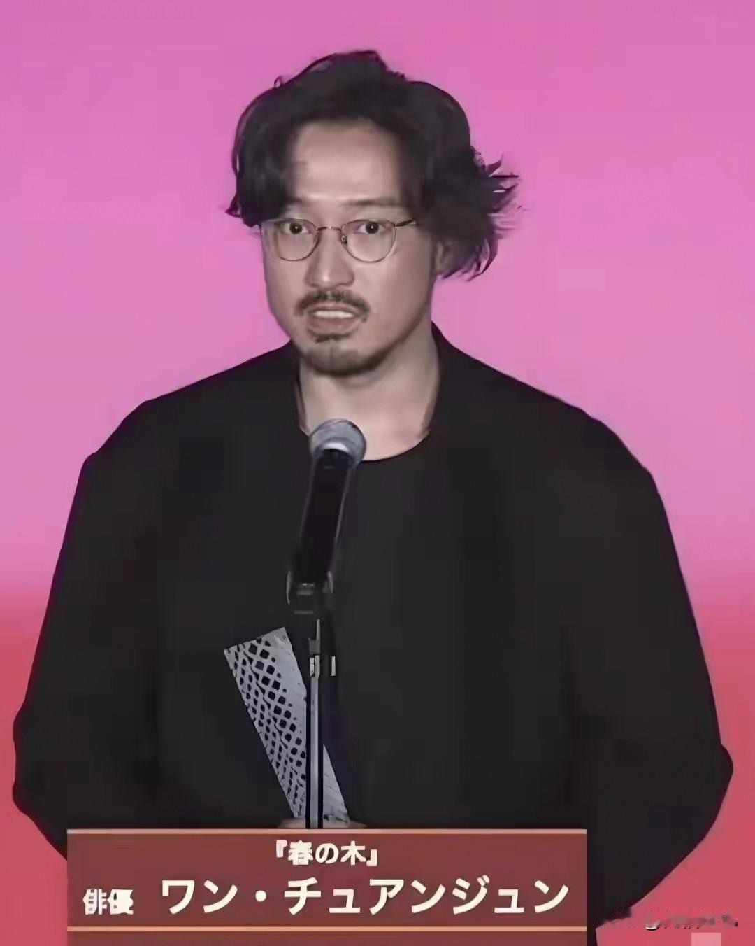 我都不明白百合在不爽纠结些什么，首先你演了一部大女主的戏，薪酬拿到了，这就够了，