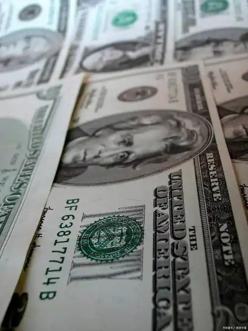 一个反常的信号出现了！ 当下，美国正以一种近乎疯狂的态势大量发行国债，然而，