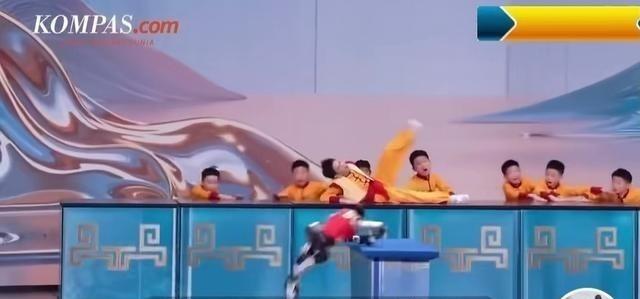 美国专家警告：中国春晚机器人表演，是北京给华盛顿发出一个强烈的信号加州大学人工