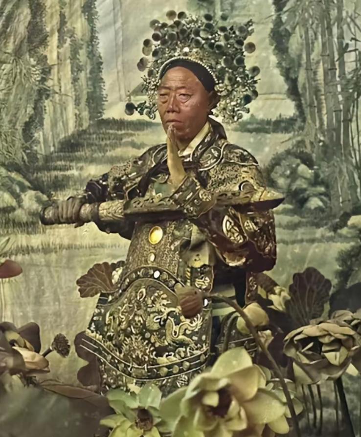 清朝时期，李莲英趁慈禧用晚膳时，劝她多喝酒，结果慈禧就喝多了，李莲英趁机谄媚道：