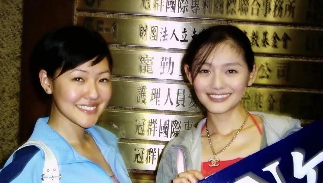 大s的职业是明星，所以她不管怎么样，发生任何事，她也是要个面子的吧？比如她当年