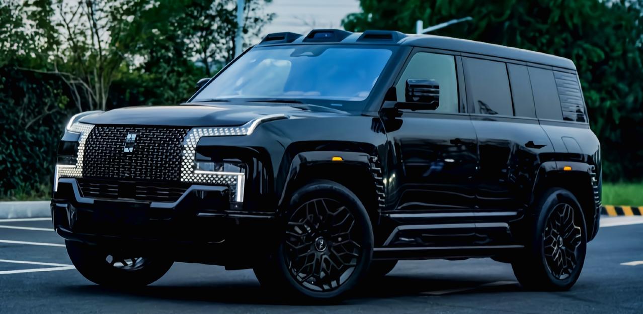 100万比亚迪有人买吗？比亚迪仰望系列，两年销量超1万辆，中国高端品牌头一