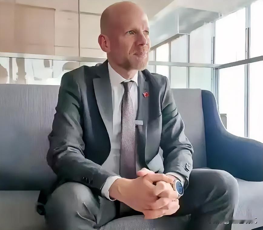 国际足联回应了和央视转播费的问题，秘书长说不能透露细节。根据咱们媒体说法，据说