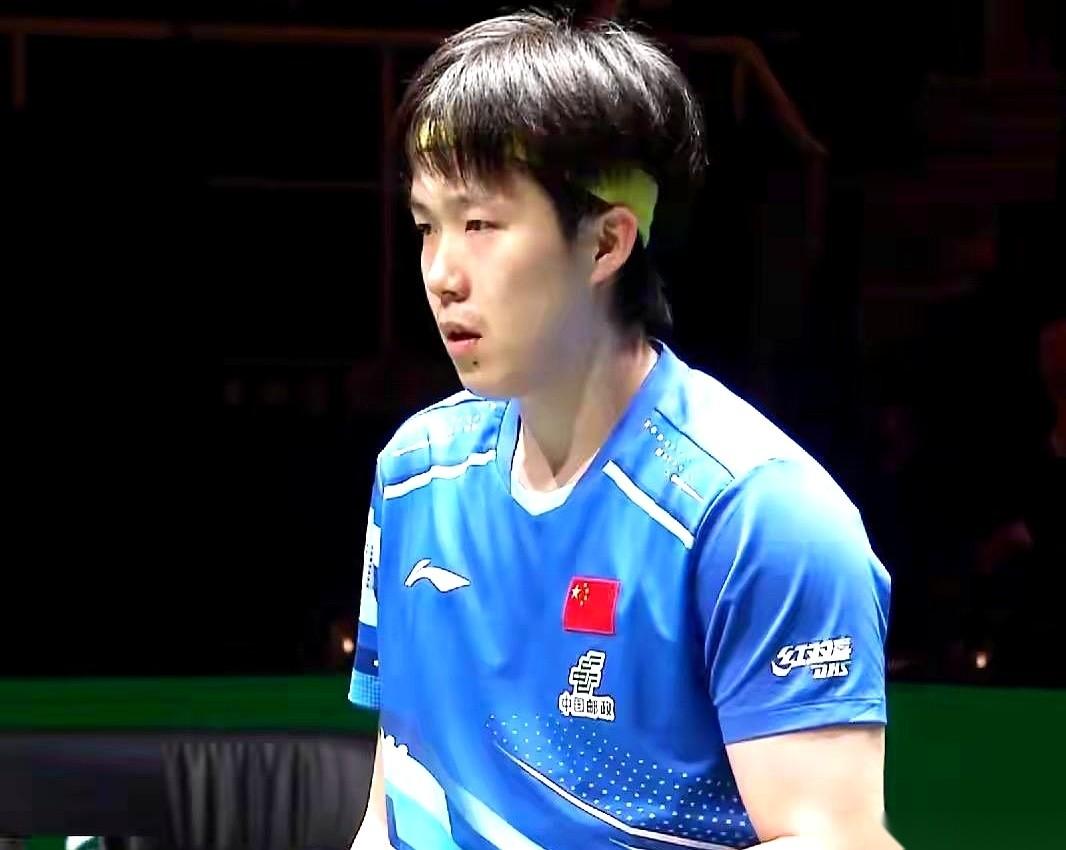 大头居然输了。1:2，输给了弗朗西斯卡。手机刷到这条，我一下就坐直了。好多