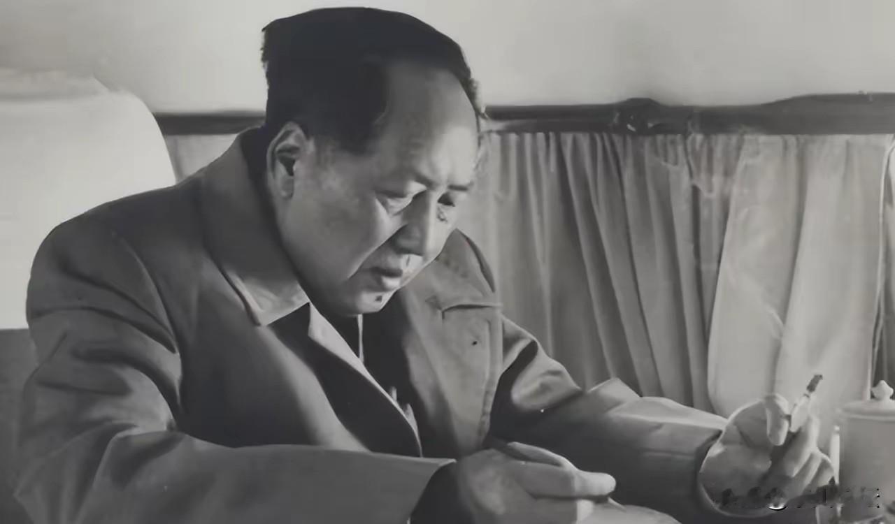 1952年，葡萄牙炮轰我国国旗，致我军伤亡32人，毛主席：消灭他们！​​195