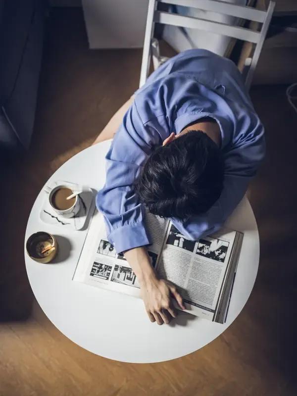 面对生活最好的状态，大概就是不纠结过往、不焦虑未来、认真对待当下。谁的人生没遗