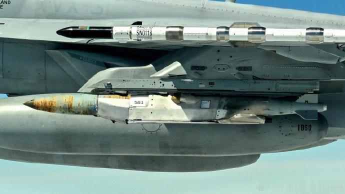 美国海军推进JDAM-LR量产：将普通炸弹升级为500公里级远程打击武器---