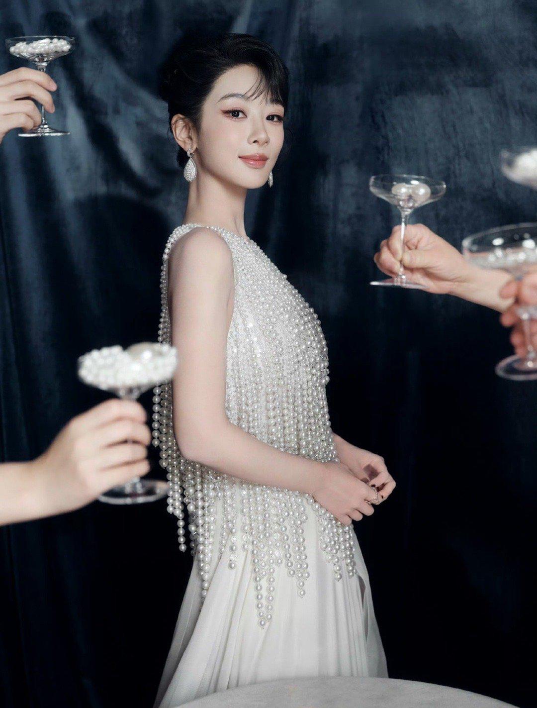 杨紫这次真的闯进时尚圈核心圈了！她或将登上《VOGUE》香港版2026年1月