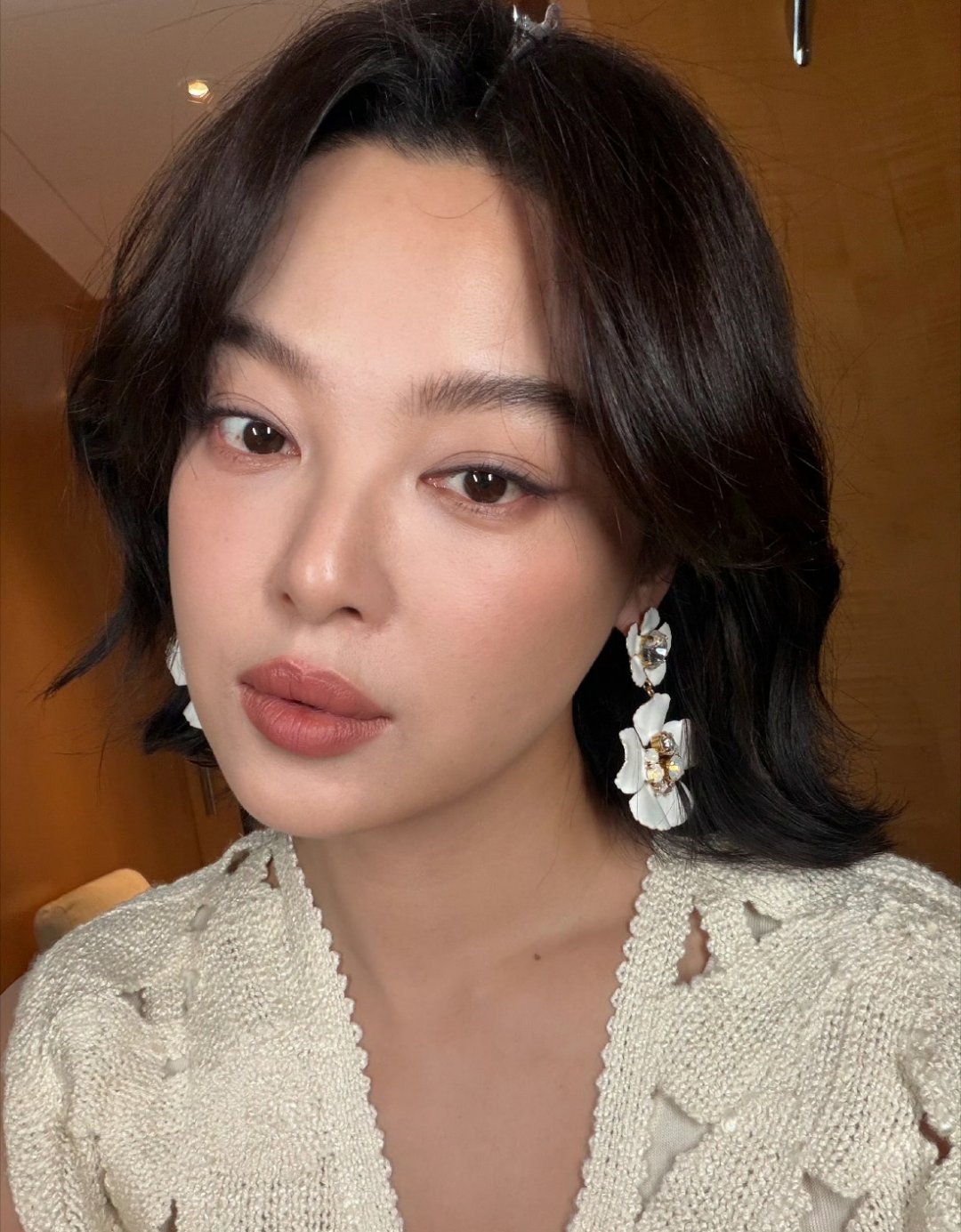 这竟然是辛芷蕾亲自发的大自拍🤳好了现在该进组了！最美的花🌸