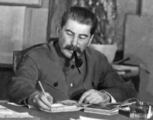 ☁1950年12月2日，斯大林在克里姆林宫彻夜未眠，当他读完志愿军第9兵团