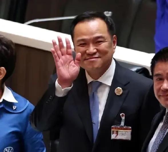 此次泰国大选，自豪泰党这翻身仗打的才真漂亮！短短数月，就从冷门小党，需要寻求人民