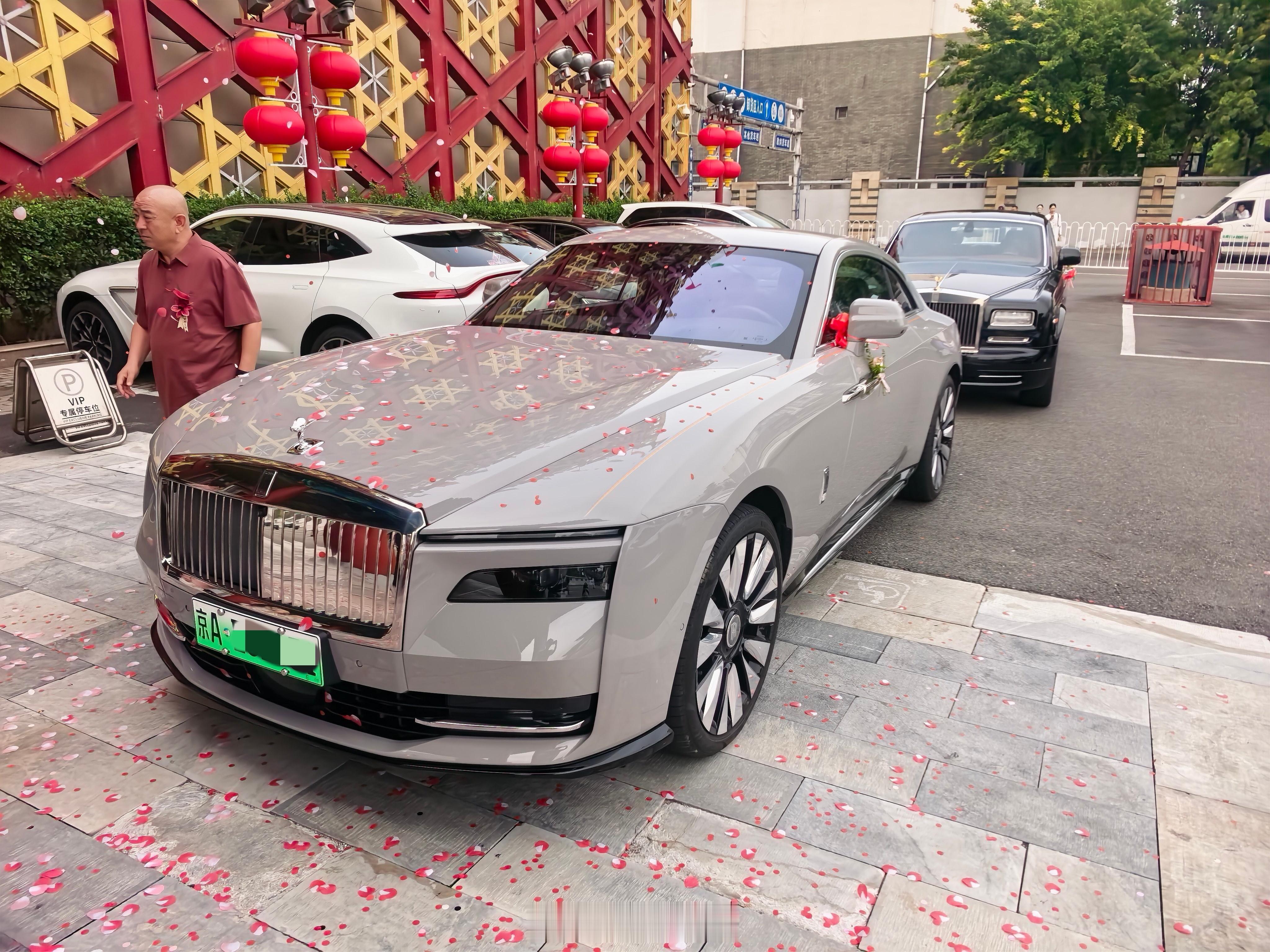 马公子终于结婚了，恭喜恭喜，掐指一算都好久没给朋友出过婚车了，劳斯莱斯车队，闪灵